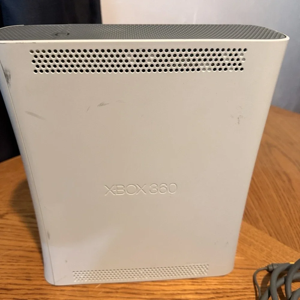 Microsoft Xbox 360 Console White OEM Power Supply AV Cable Untested